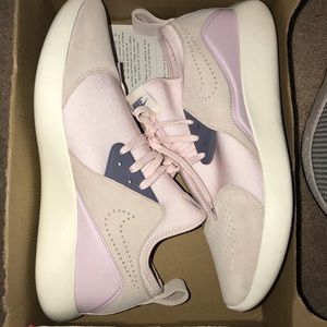 Men’s Nike Lunarcharge Premium size 13